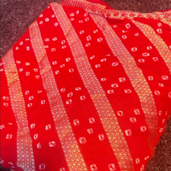Red and White Patterned bandhni saree sari - Picture 3 of 8